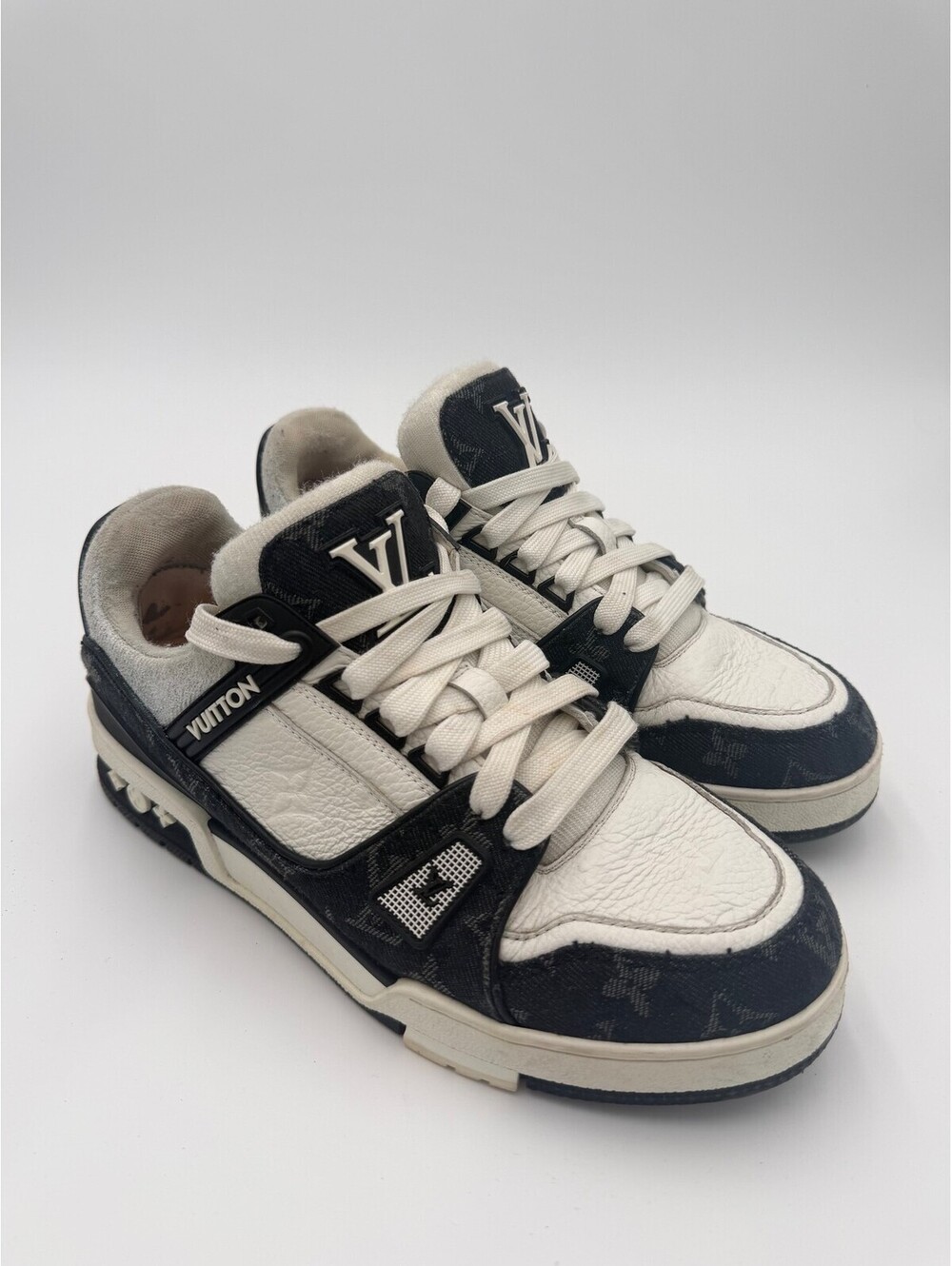 Louis Vuitton LV Trainer Black White Sneakers Mens Size 8/41